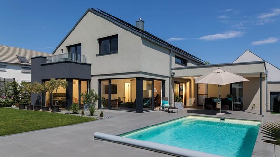 Haus Achenbach | Modern interpretierter Bauhausstil.